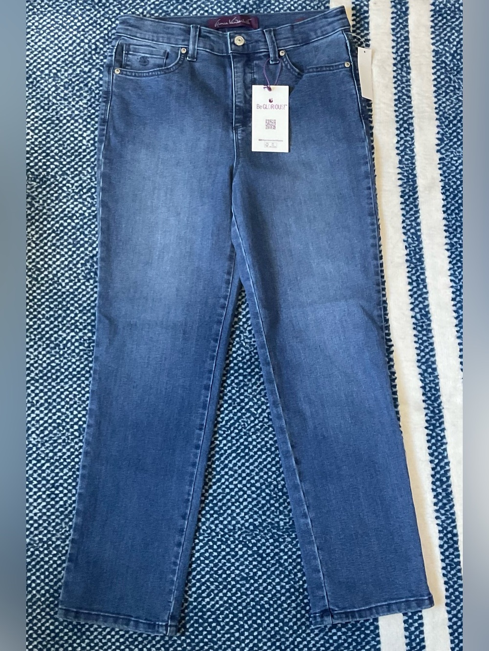 Gloria Vanderbilt Women's Medium Blue Wash Straight Leg Jeans Size 8 Petite